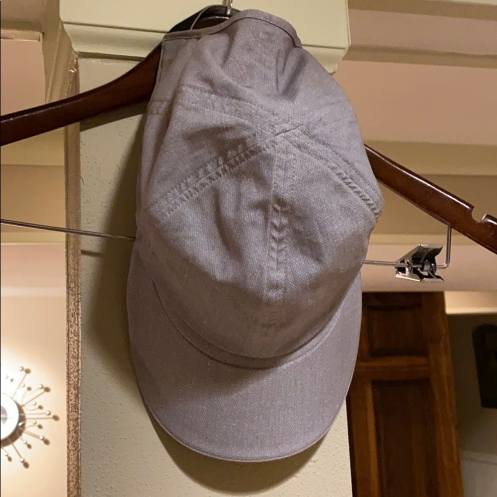 Lululemon Men’s Hat Gray EUC
